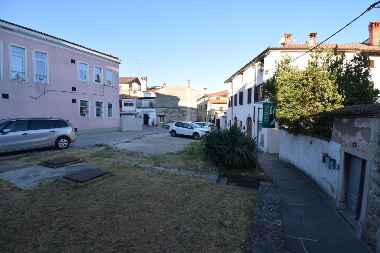 Secret Garden Apartment Capodistria Esterno foto