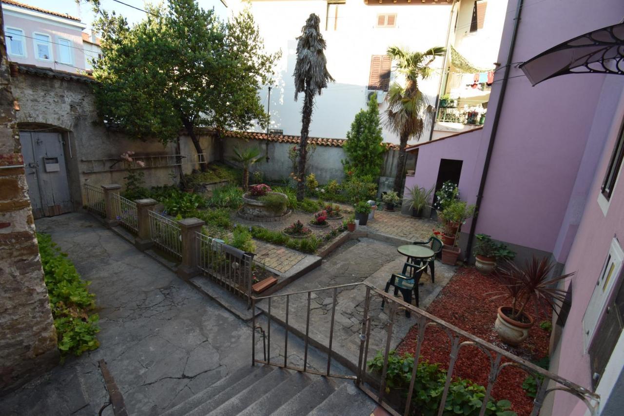 Secret Garden Apartment Capodistria Esterno foto