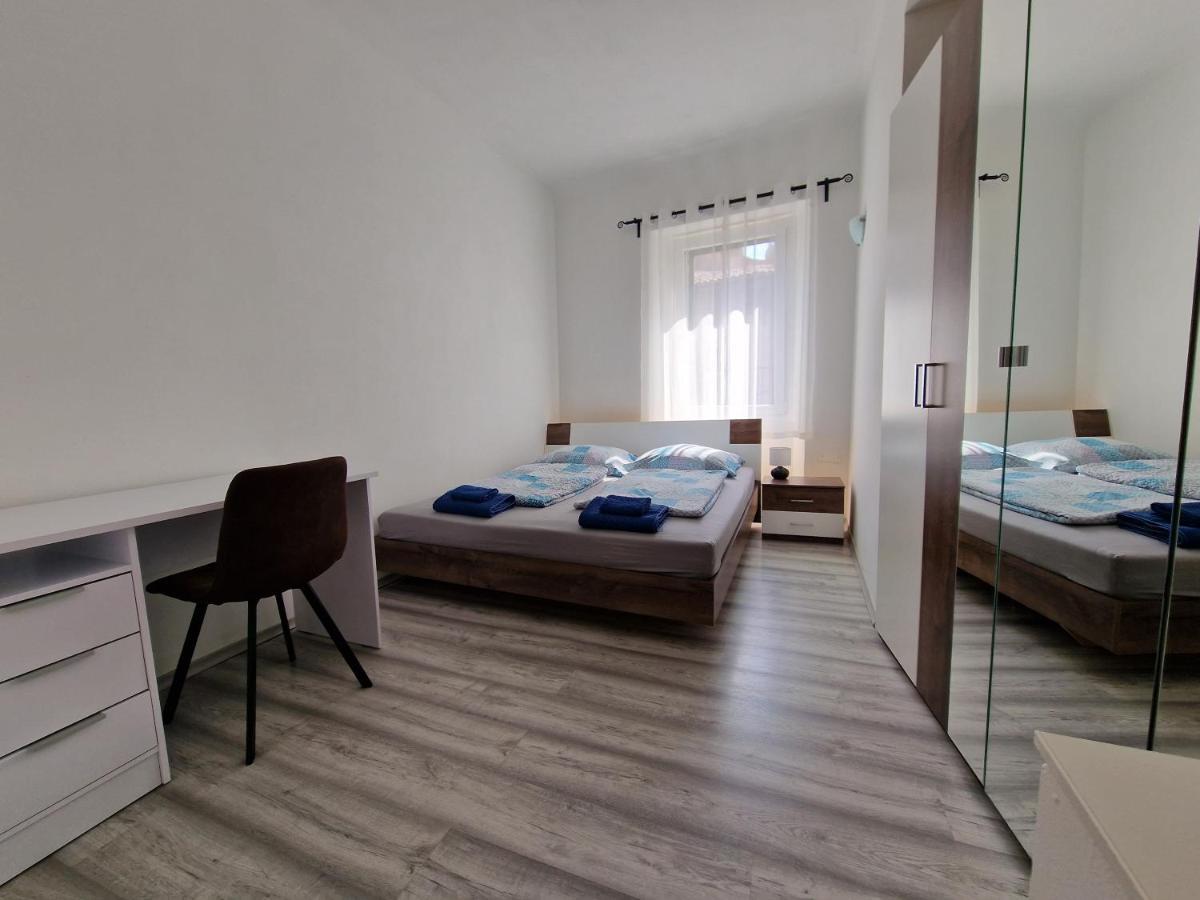 Secret Garden Apartment Capodistria Esterno foto