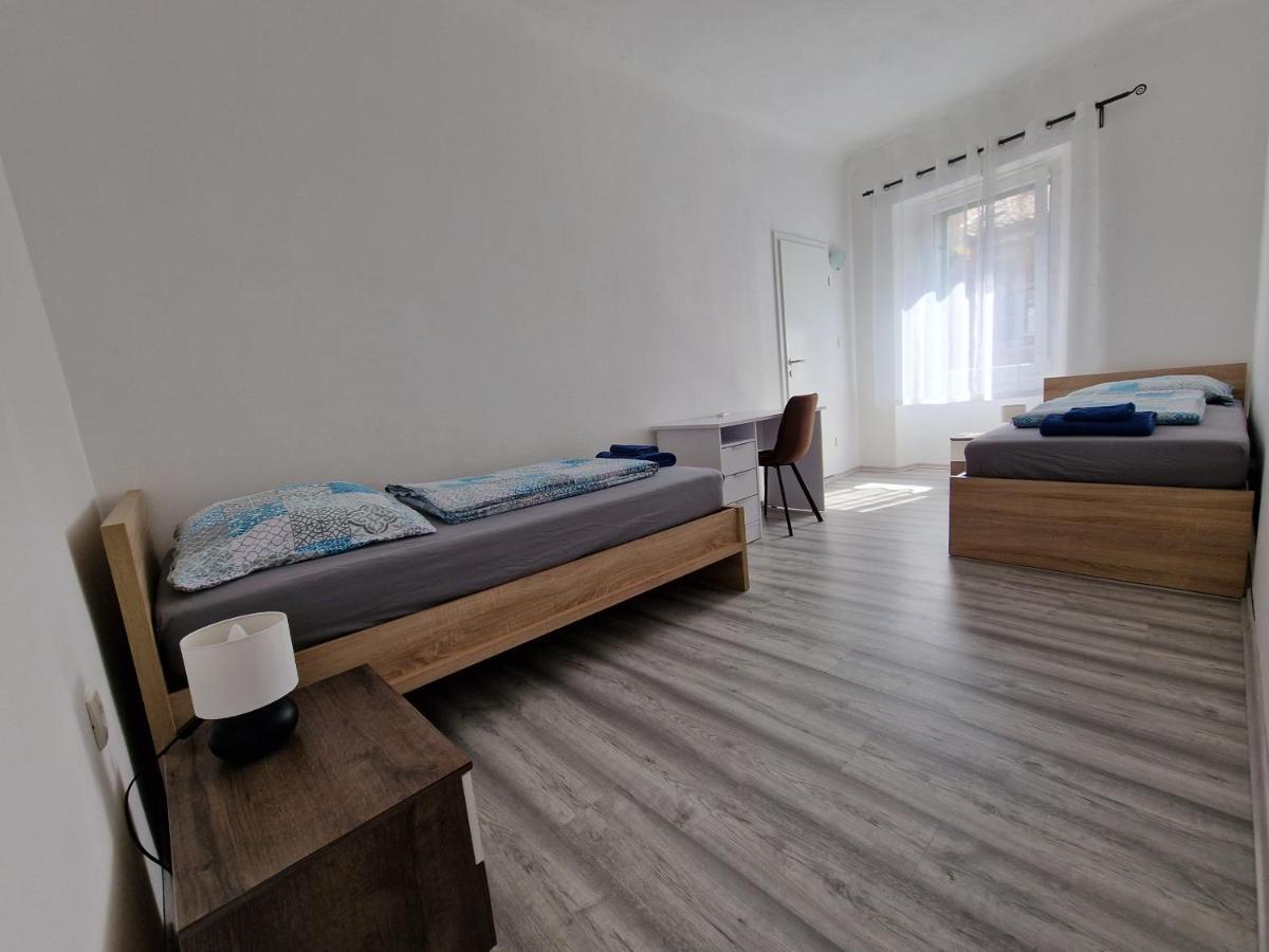 Secret Garden Apartment Capodistria Esterno foto